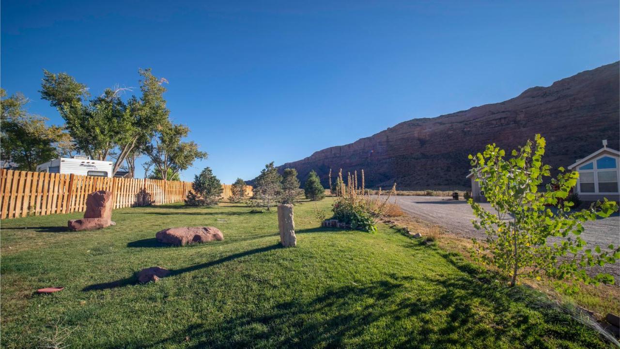 Funstays Glamping Tiny House W Large Loft Site 8 Moab Exteriér fotografie